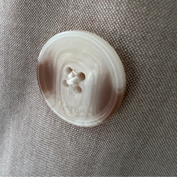 Aritzia Babaton Atelier Leonard Double-Breasted Beige Blazer size 2 - Picture 6 of 15